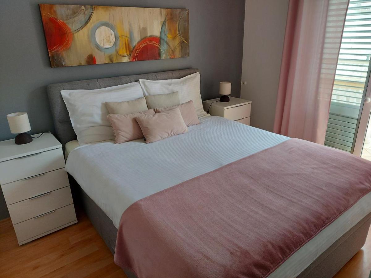 Apartman Larisa Kampor Exterior photo